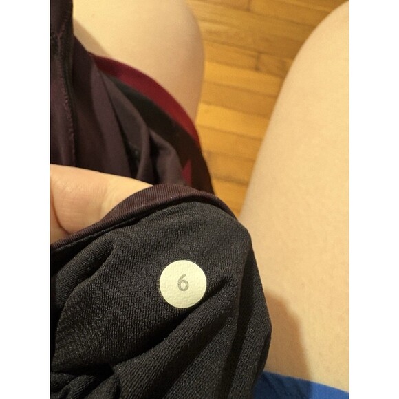 Lululemon Size 6 All Sport 25" Crop Legging Purple and Black - Picture 5 of 5